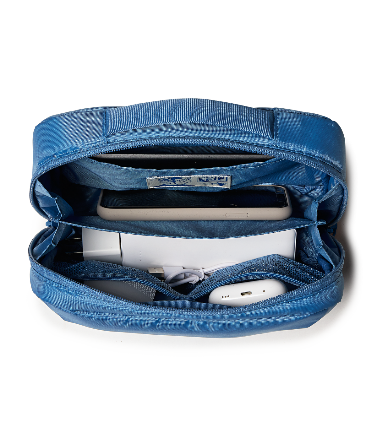 22-carry-on-luggage-tech-organizer-elemental-blue-set-a7 JS0A86EVEW5-DET3.png