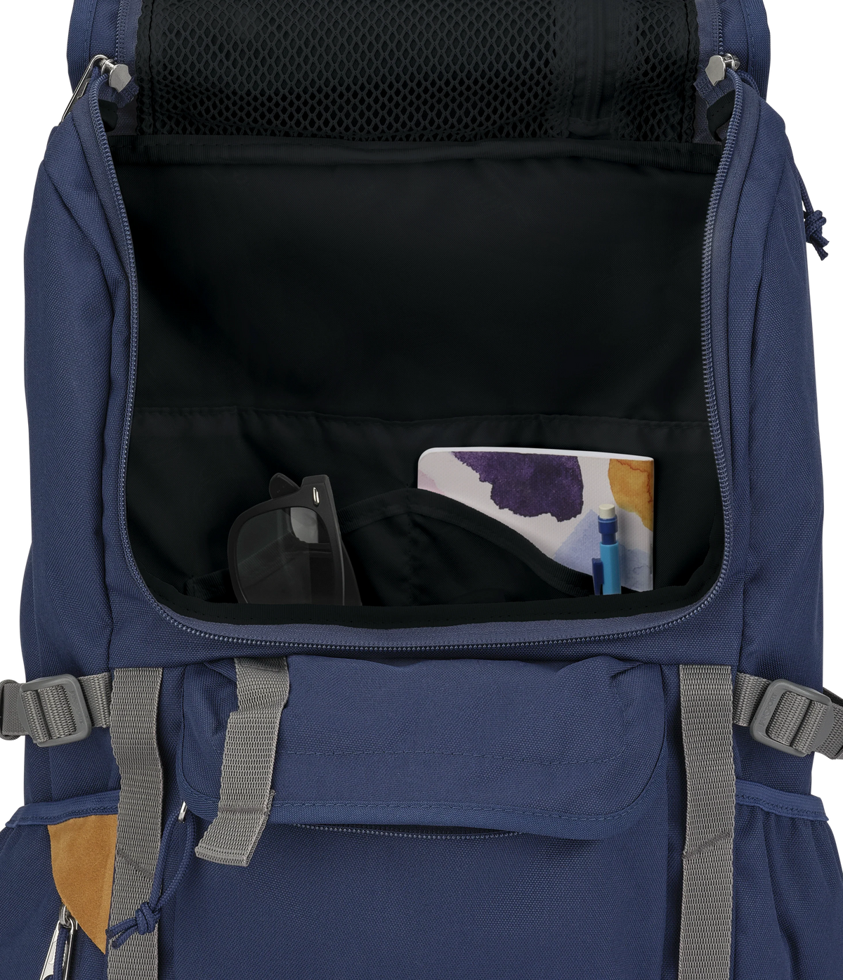 hatchet-backpack-h1 JS0A47J4003-DET3.webp