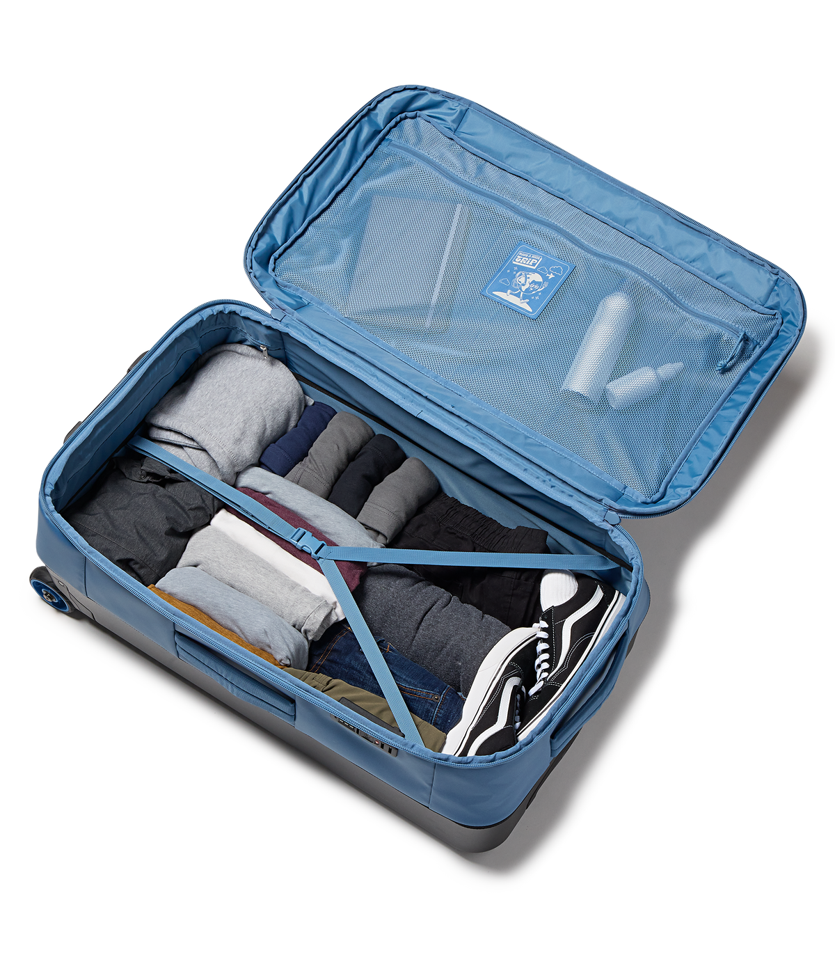 good-latitude-30-rolling-duffel-p3 JS0A86EOEW5-DET3.png