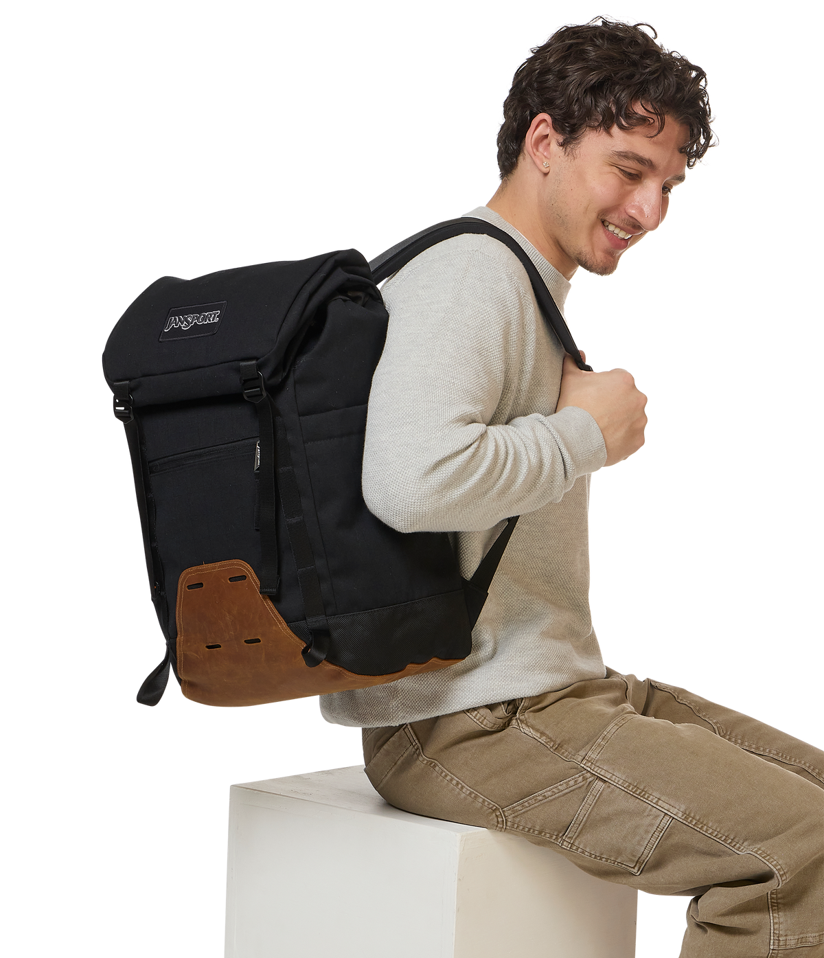 cruiser-rucksack-h2 JS0A86EP008-MODEL.png